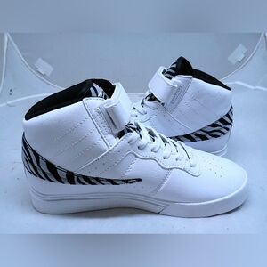 men's size 8 brand new black and white filas